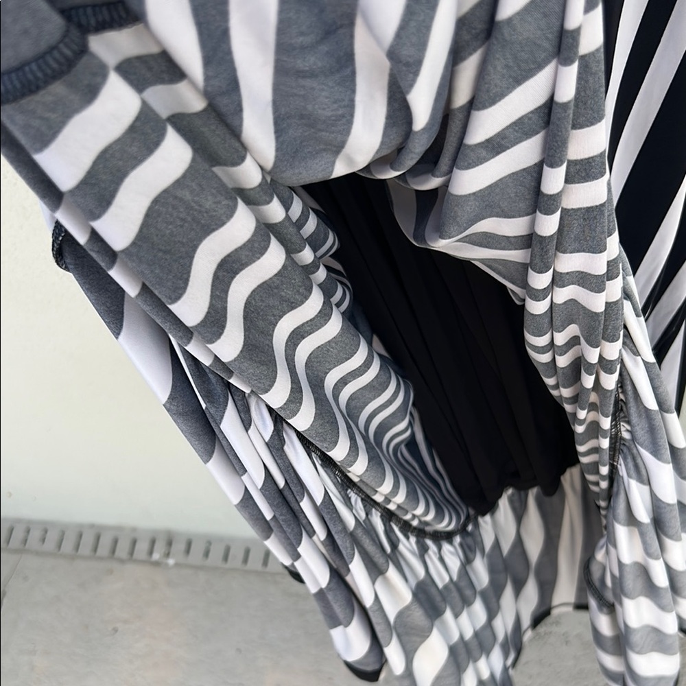 INC International Concepts Black and White Flutter Sleeve Sheath Dress Size L - Picture 8 of 11